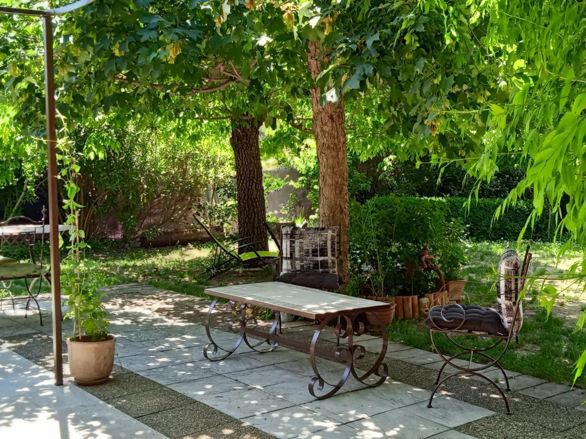 Bed and Breakfast La Chrysalide Loriol-du-Comtat Exterior foto