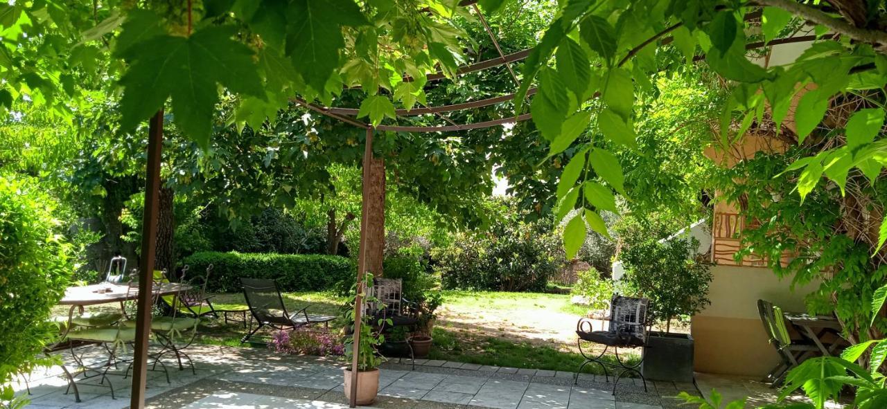 Bed and Breakfast La Chrysalide Loriol-du-Comtat Exterior foto