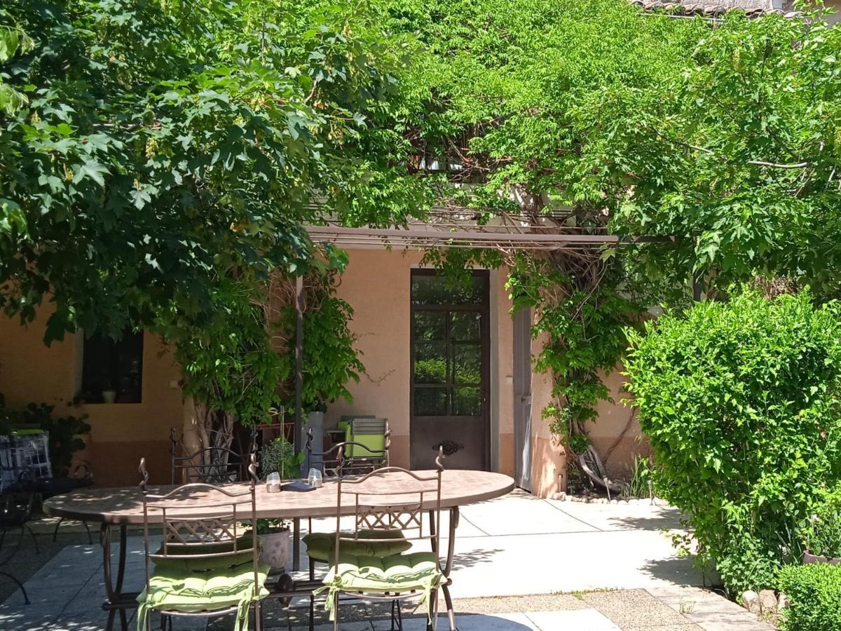 Bed and Breakfast La Chrysalide Loriol-du-Comtat Exterior foto
