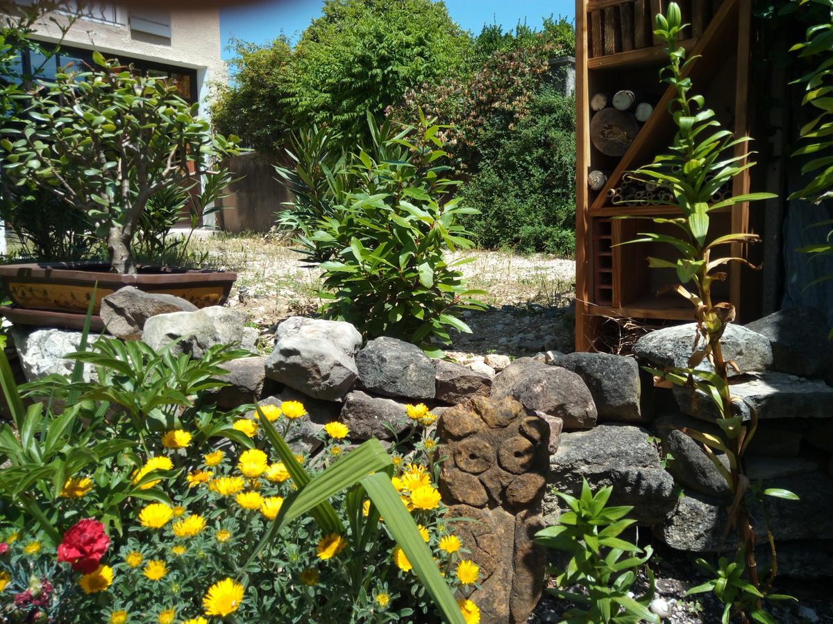 Bed and Breakfast La Chrysalide Loriol-du-Comtat Exterior foto