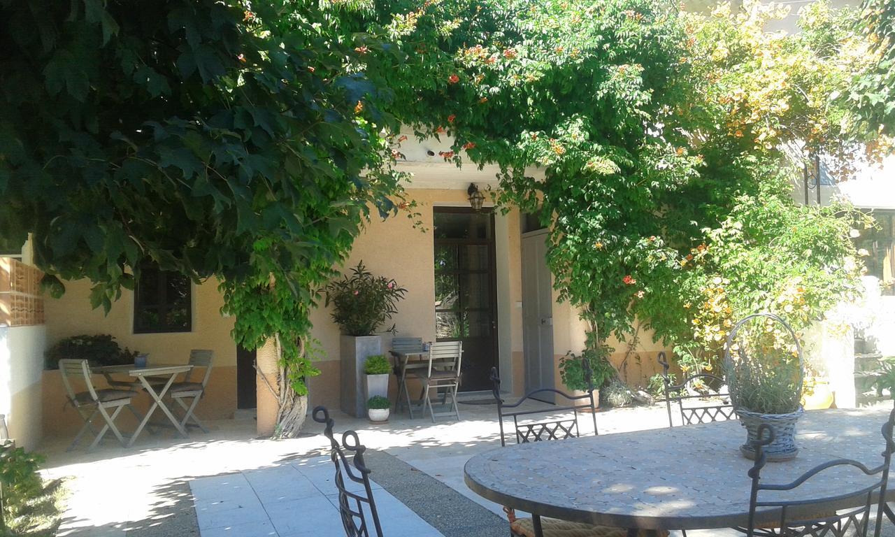 Bed and Breakfast La Chrysalide Loriol-du-Comtat Exterior foto